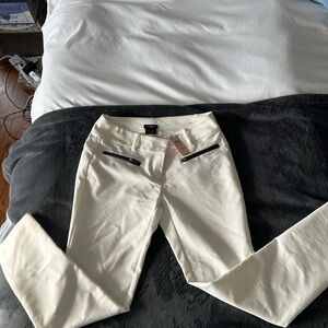 Ann Taylor Off-White Pants with Black Zipper Accents